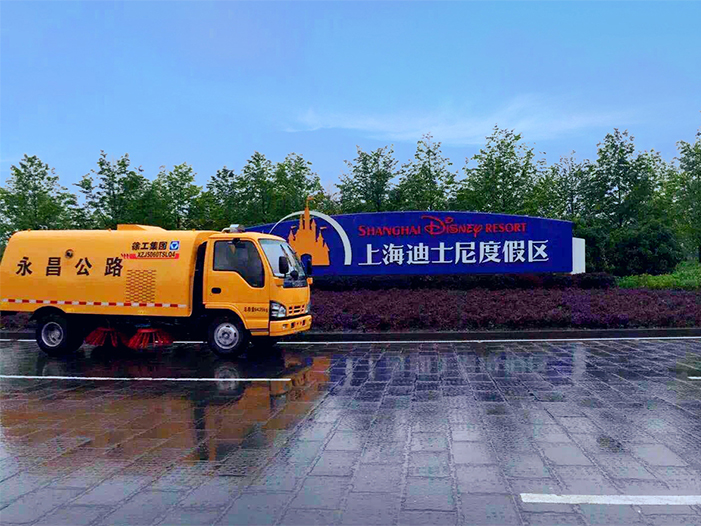 w66利来扫路车保洁上海迪士尼