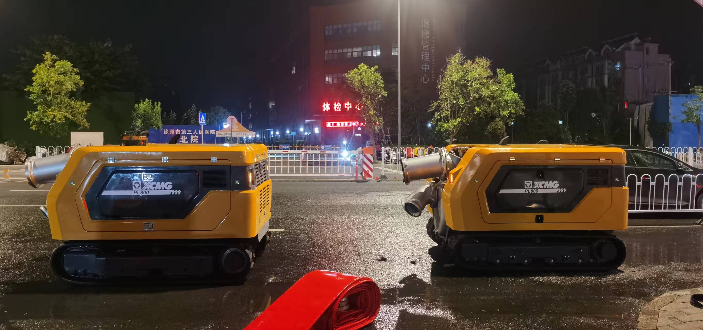 w66利来排涝机械人紧迫驰援，，，，，多处涝区“治水先锋”