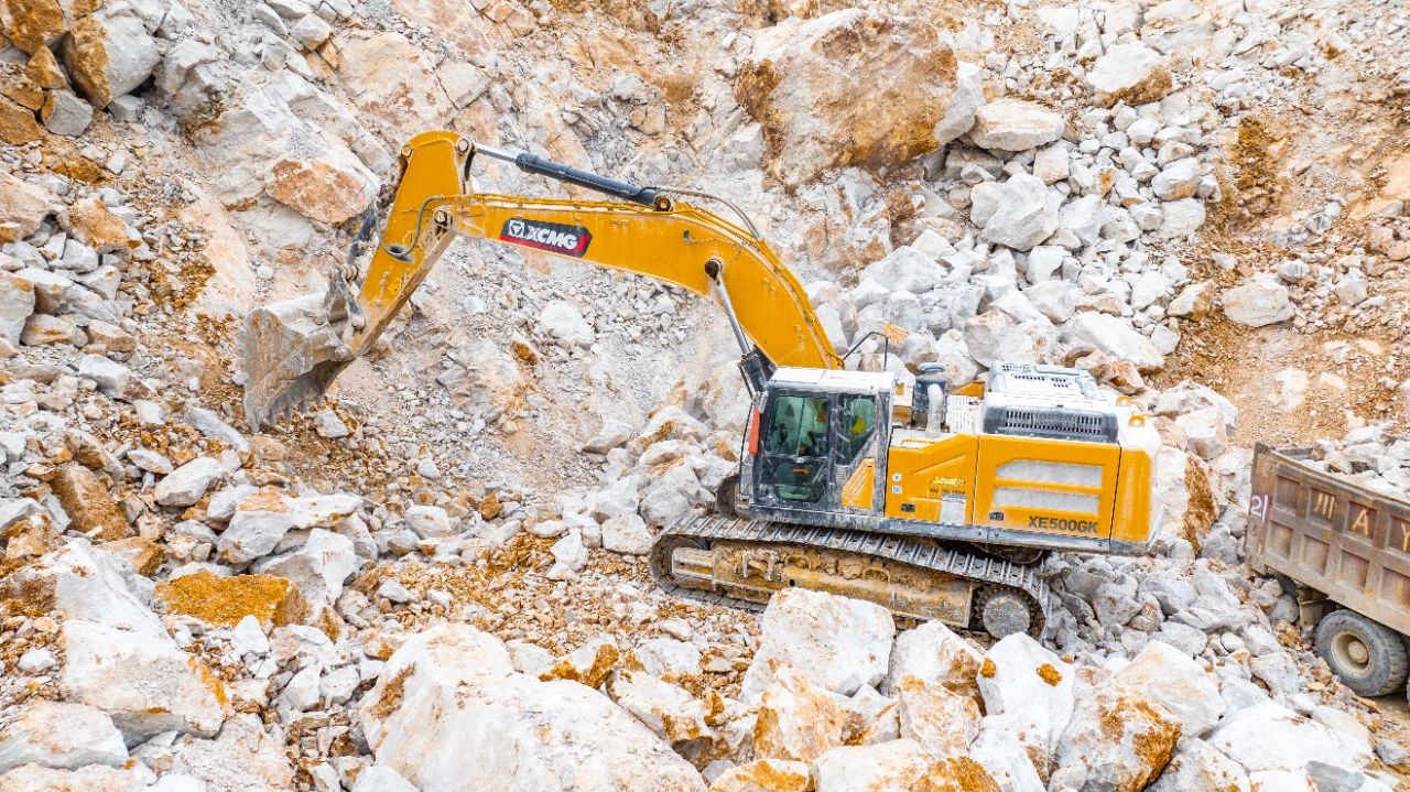 有XE500GK“坐镇”矿山，，，，，让我在事业生长上更有底气！
