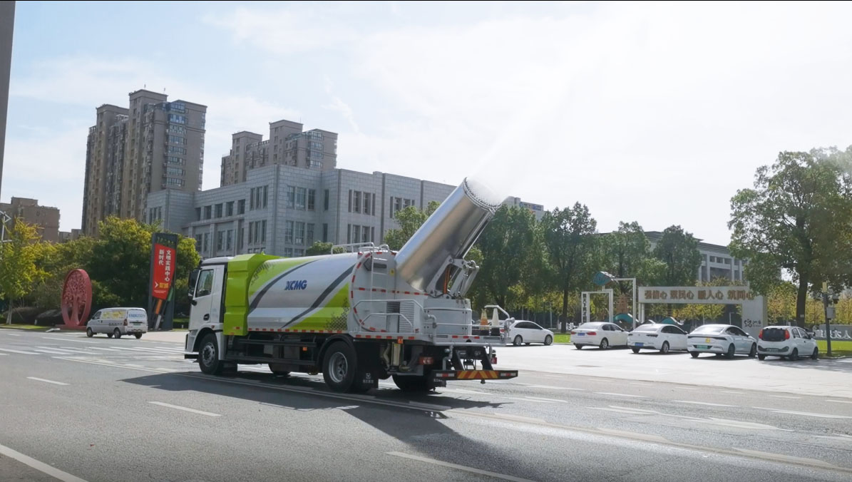 w66利来新能源多功效抑尘车助力宿迁上海中路