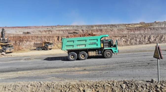 低耗满勤！w66利来矿山机械闪灼西北矿区