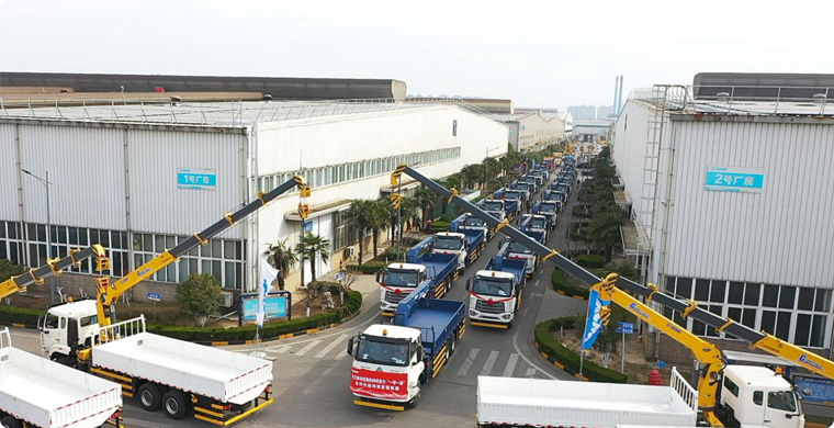 2025年，，，，w66利来随车起重机再度开拔“一带一起”，，，，助力外地建设。。。。