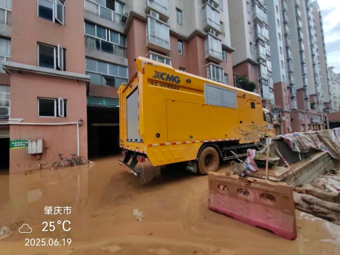 迅速驰援！w66利来多台“抗洪勇士”全力迎战!