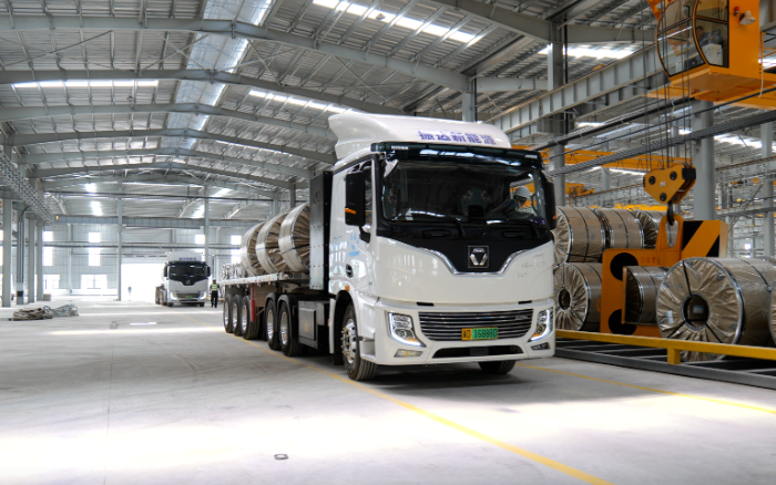 未来已来，，，，w66利来新能源重卡打造钢铁物流新范式