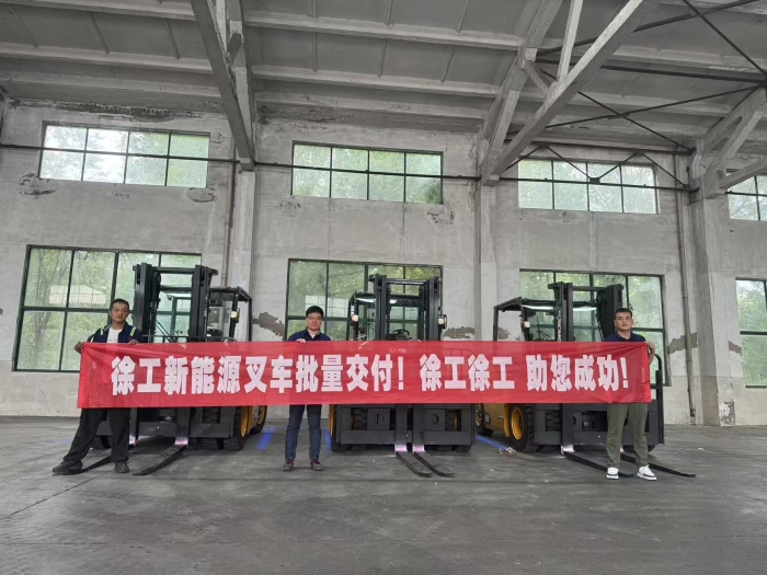 品质与效劳共拓市场新局！w66利来孔雀叉车赋能冶金行业