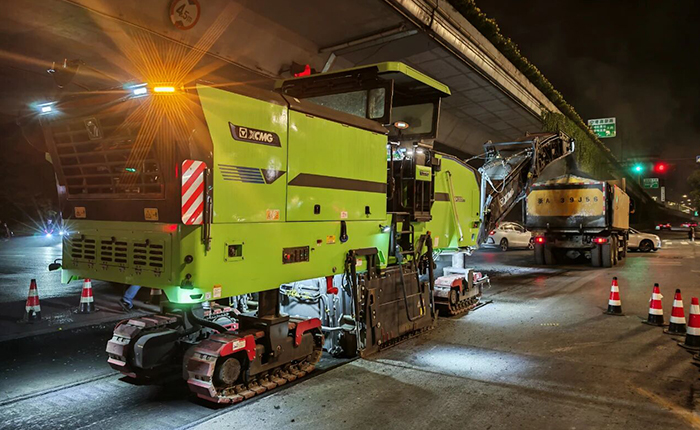 杭州夜间市政刷新新标杆：w66利来新能源铣刨机助力高效绿色施工