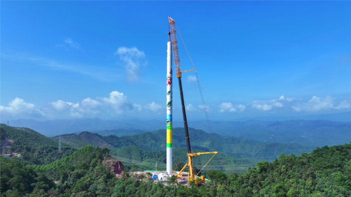 402吨重载转。。。。。。∪虻谝坏酢扒崴杉菰Α逼獒铰