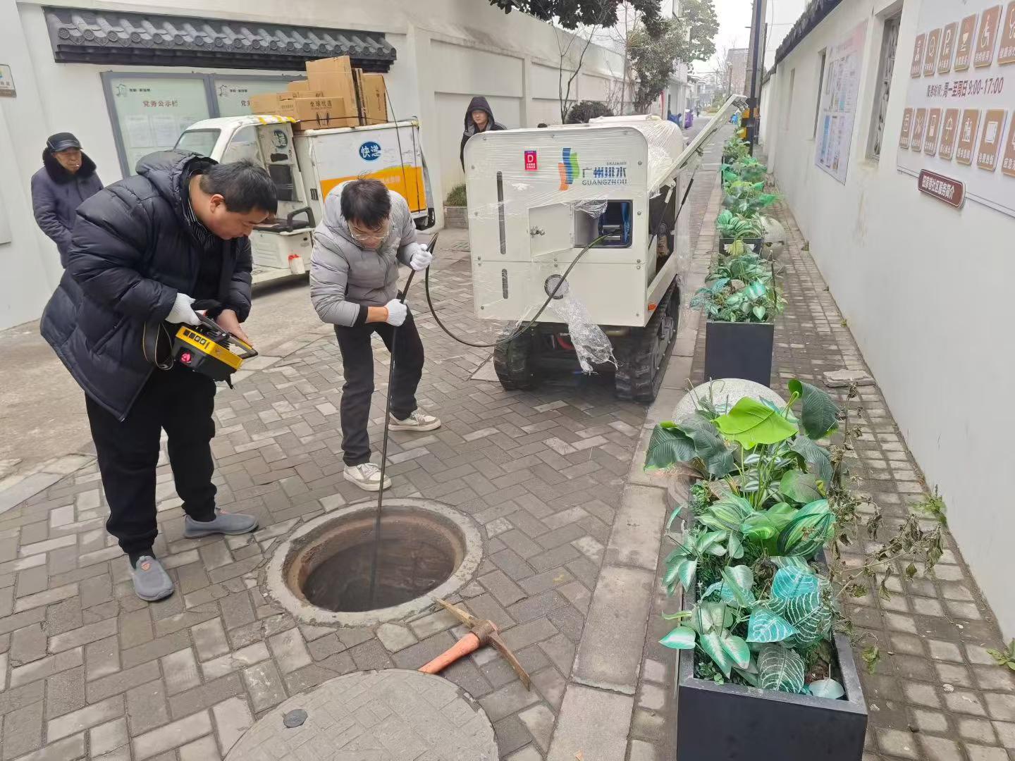 w66利来小型管网装备，，，，，，乐成解决狭窄路段管网中保存的梗塞问题