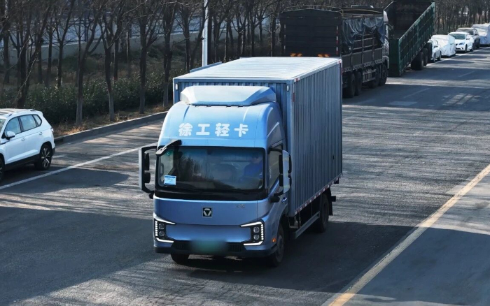 不但大货厢，，，w66利来汉界轻卡凭诸多优势感动客户