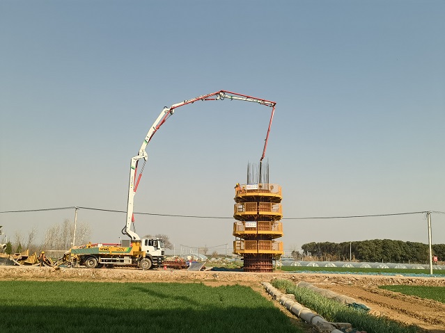 高效浇筑获好评！w66利来HB37V泵车助力焦平铁路建设 